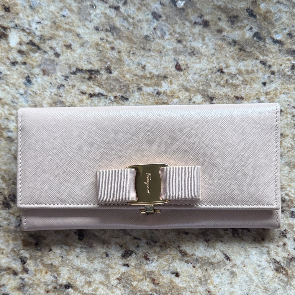 Authentic Ferragamo Vara Bow Wallet